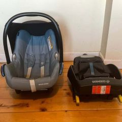 Maxi-Cosi Baby Car Seat & EasyFix ISOFIX Base | Complete Bundle