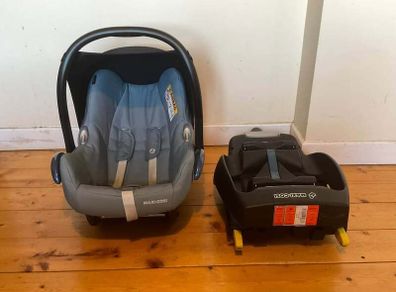 Maxi-Cosi Baby Car Seat & EasyFix ISOFIX Base | Complete Bundle