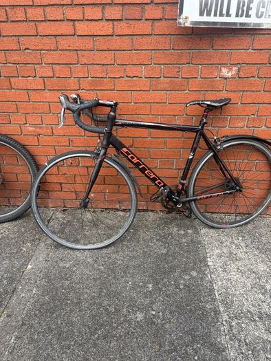 carrera road bike