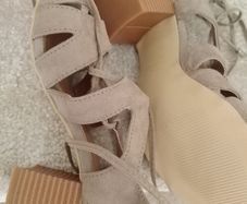 Sandals Size 4