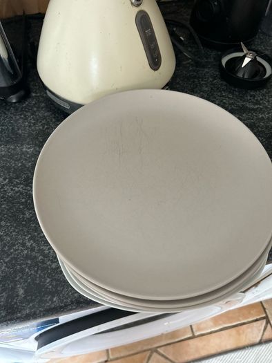 plates