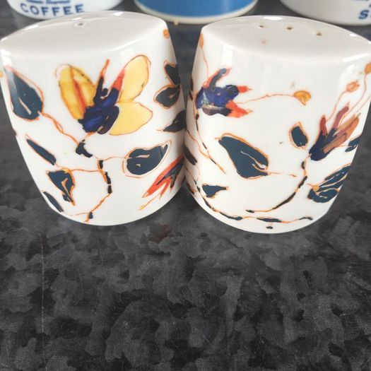 Stunning set of Thomas Porcelain Germany hand painted salt and pepper set, Art Deco style