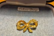 Small vintage ribbon brooch