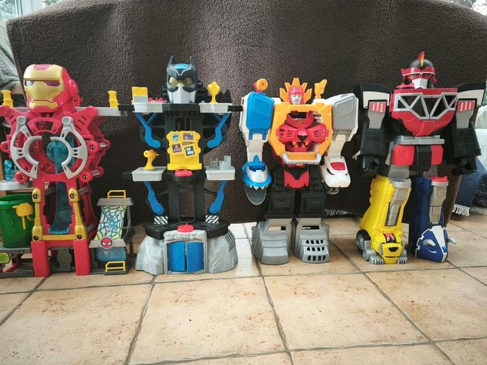 Action figure towers