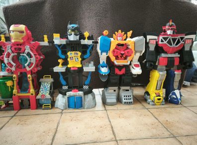 Action figure towers
