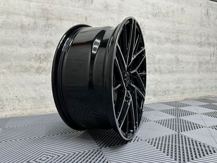 19" Motion R VS8 Alloy wheels Ford Transit Custom Van centre bore 74.5 6x120