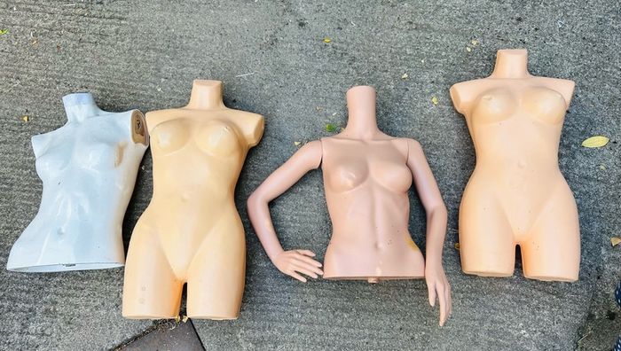 4 Female Mannequin Busts Sold As One Lot Clearance