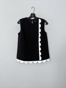 Back Twill Tank Top with Asymmetric Scallop Trim