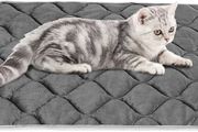 Self Heating Pet Pad for Cats and Dogs No Electric Self-Warming Thermal Mat for Pet Bed/Crate - 70x48cm