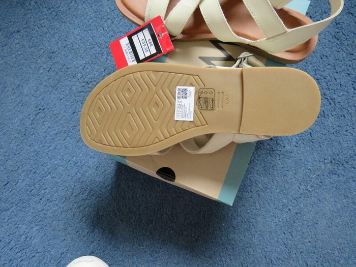 Toms Ladies Sandals New With Box Size 6