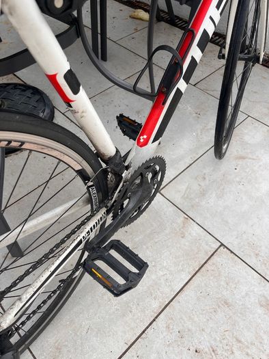 Cube Peloton road bike - white and red
