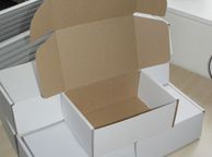 main image for ad Lot of 5 pcs Medium ecommerce shipping boxes eco friendly cardboard Size 28 cm x 18 cm x 11cm