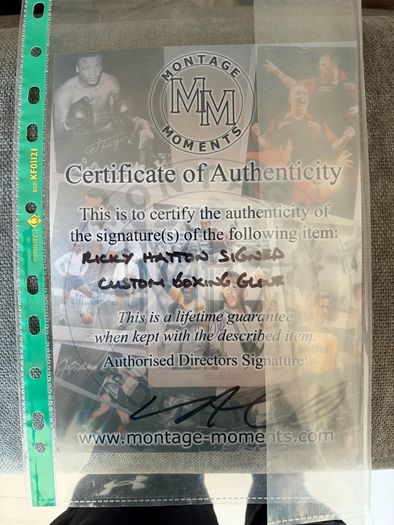 Ricky Hatton signed glove