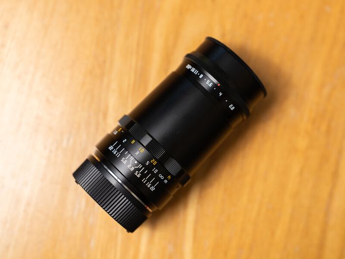 TTArtisan 100 mm f/2.8 bubble bokeh