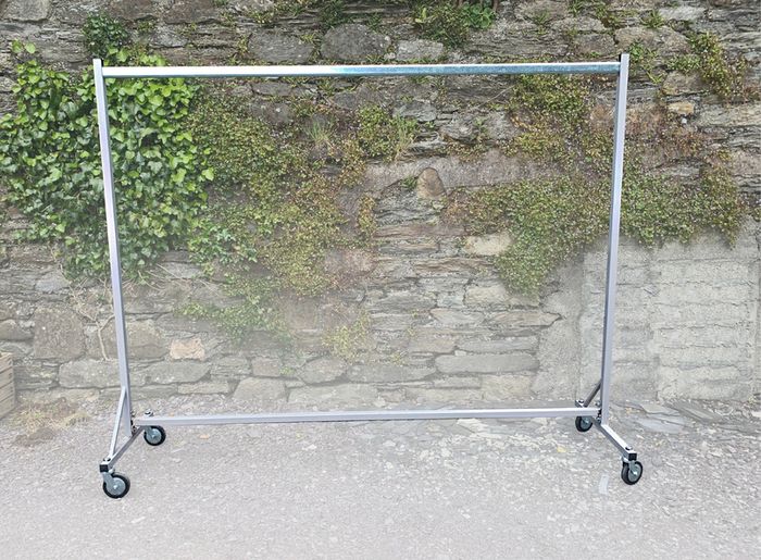 Commercial Clothes Rail