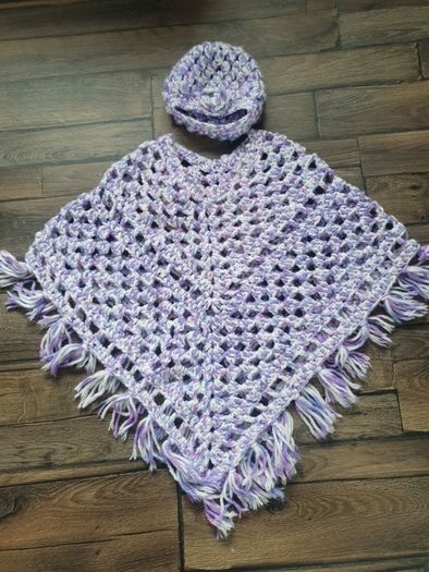 Handkit poncho with hat