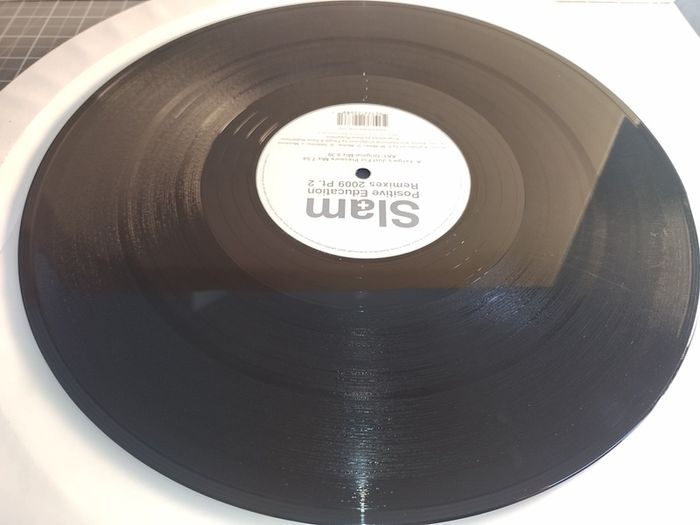 SLAM - Positive Education - Soma Quality Recordings - CLASSIC Early 90s 303 TECHNO Beast! Pristine CONDITION! Original MIX!