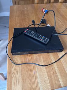 samsung Blu-ray player in excellent working condition.