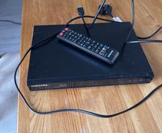 samsung Blu-ray player in excellent working condition.