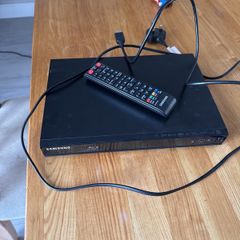 samsung Blu-ray player in excellent working condition.