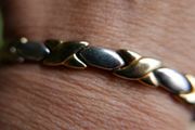 Vintage 2-Tone Gold and Silver Puffy Bracelet 7,5" long Magnetic Bracelet