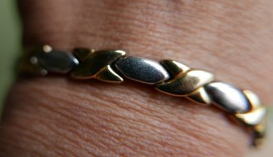 Vintage 2-Tone Gold and Silver Puffy Bracelet 7,5" long Magnetic Bracelet