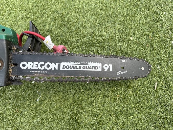 eletric chainsaw