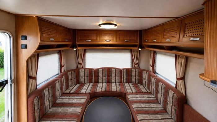 LMC Mnsterland Dominant 655D 6-Berth Twin Axle