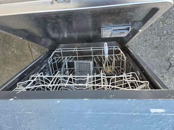 Dishwasher - faulty for repair or parts