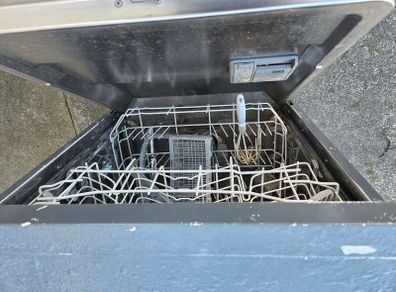 Dishwasher - faulty for repair or parts