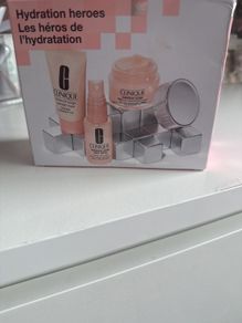 clinique moisture surge