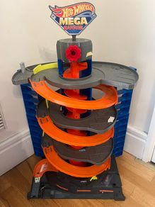 Hot Wheels Garage