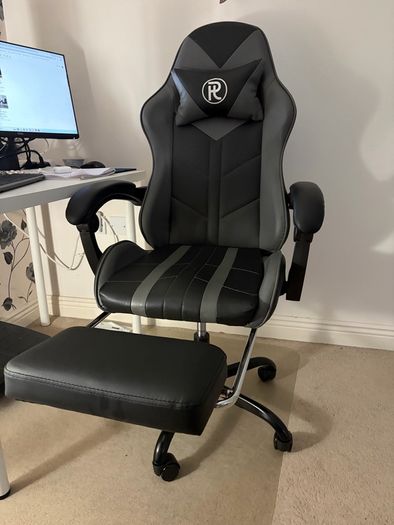 office chair / gaming chair