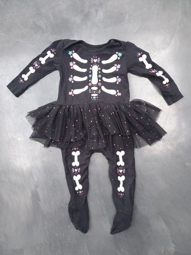 Halloween onesie 9-12 months