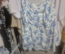 Clothes size 20/22