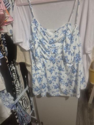 Clothes size 20/22