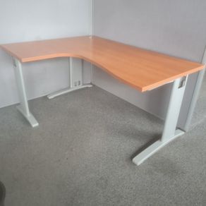 managers corner office desks