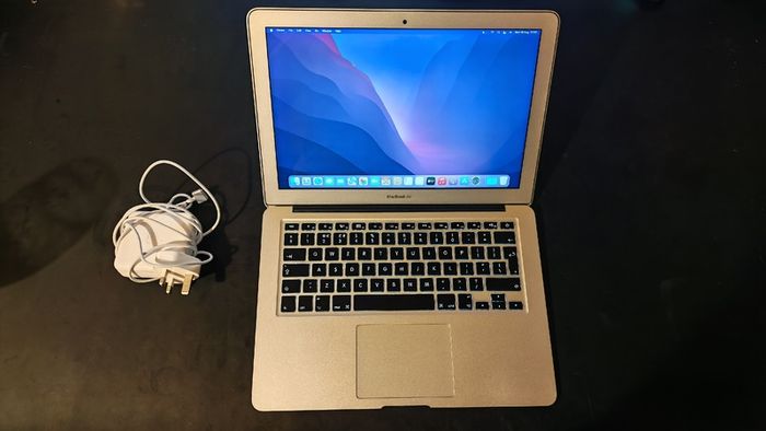 MacBook Air 13" 2017 A1466 | 8GB RAM | 128GB SSD | NEW Battery | Original Charger