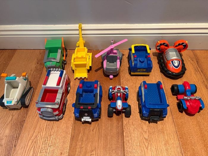Paw Patrol bundle(Tower,  Vehicles and characters)
