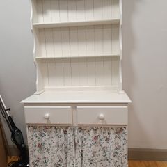 Kitchen dresser