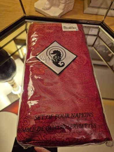 NWT Waterford Linens Callum Red Napkins, AV