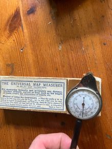Map measuring instrument
