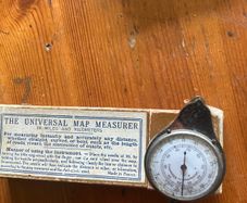 Map measuring instrument