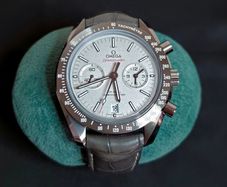 Omega Speedmaster Grey Side of the Moon 311.93.44.51.99.002