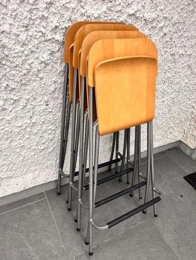 bar stools/ high stools