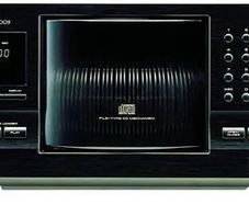 A Very Rare Pioneer Piece Pioneer PD-F1009 301 CD Jukebox Features a high-quality 1-bit D/A converter with a strong 105dB signal-to-noise ratio with original Remote