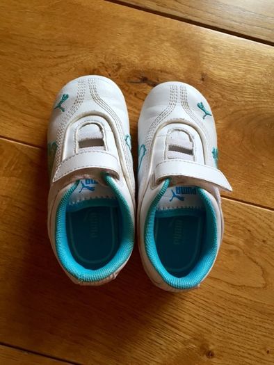 Puma INFANT white/blue sneakers/ runners 8UK mint condition