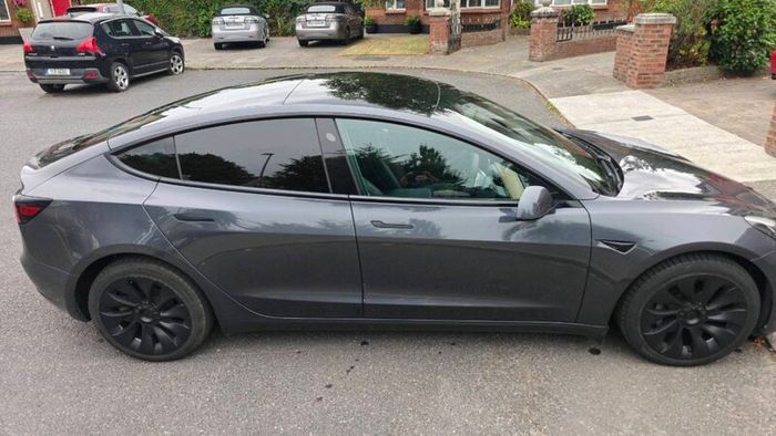 2022 Tesla Model 3 SR+