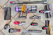 Dyson V15 absolute
