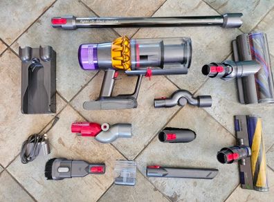 Dyson V15 absolute